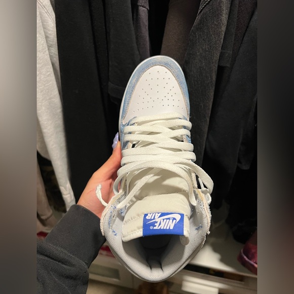 Air Jordan 1 hyper royal 7Y - Picture 2 of 6